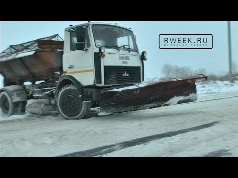 Дорожные службы Рыбинска вновь брошены на борьбу со снегопадом