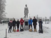 Волонтеры Рыбинского района проводят акции по уборке снега