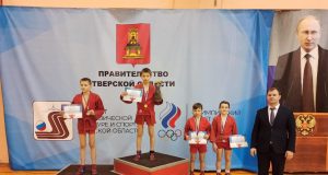 Рыбинские самбисты приехали с соревнований с кубками и сладкими медведями