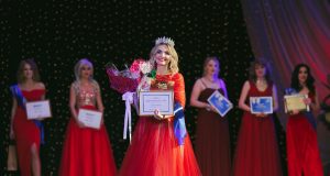 Многодетную маму из Рыбинска короновали