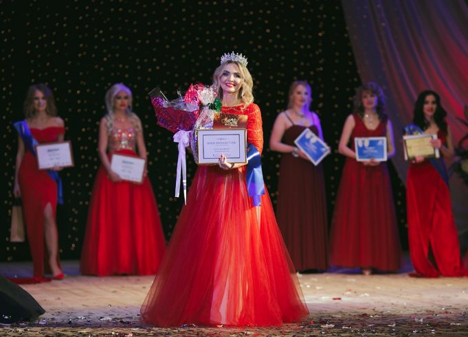 Многодетную маму из Рыбинска короновали