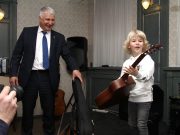 Электроакустическая гитара для юного музыканта