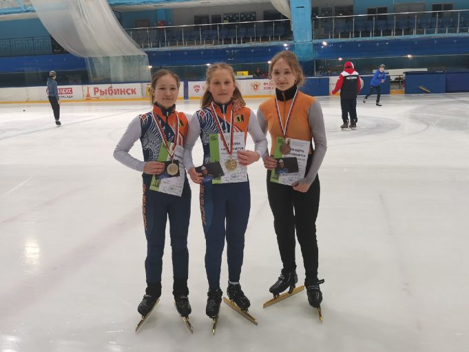 Победы юных рыбинских шорт-трекистов