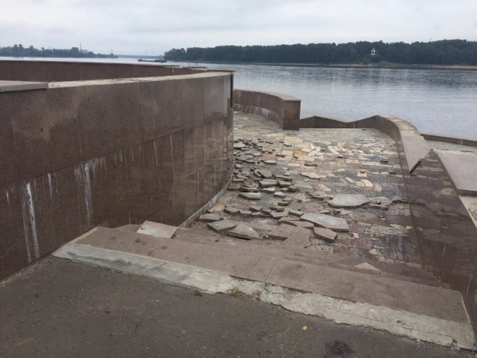 Родители подростков-хулиганов должны городу 744 тысячи рублей