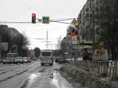 На перекрестке Плеханова и Луначарского установили дорожные зеркала