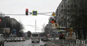На перекрестке Плеханова и Луначарского установили дорожные зеркала