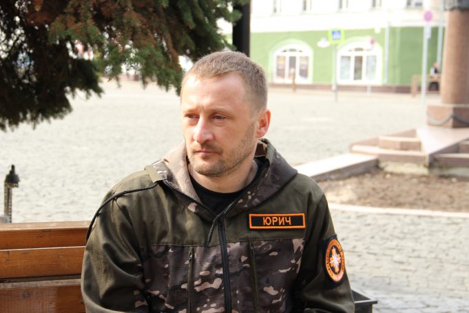 Интервью с добровольцем Виталием Устиновым