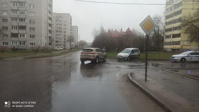 ДТП в Рыбинске: не уступил дорогу и устроил аварию