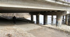 У городского сквера появился фонарь