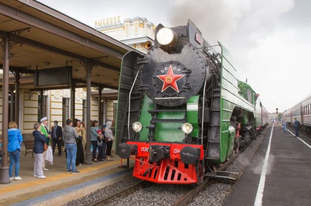 На ретропоезде прокатились уже более пяти тысяч человек