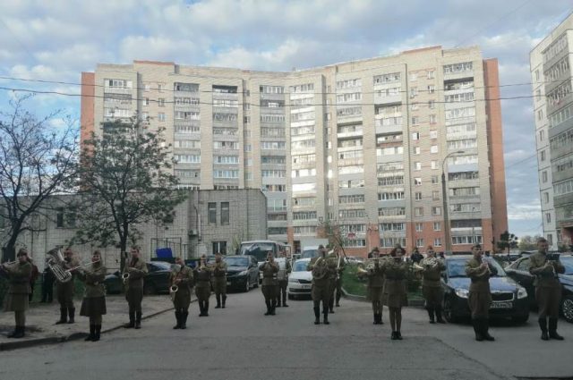 Ветеранов Рыбинска поздравят выездные музыканты