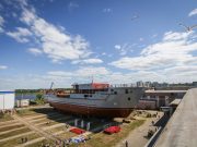 На ССЗ «Вымпел» состоялся спуск на воду морского транспорта вооружения