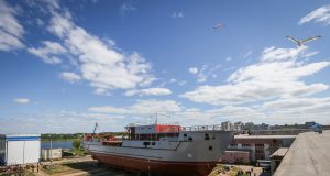 На ССЗ «Вымпел» состоялся спуск на воду морского транспорта вооружения