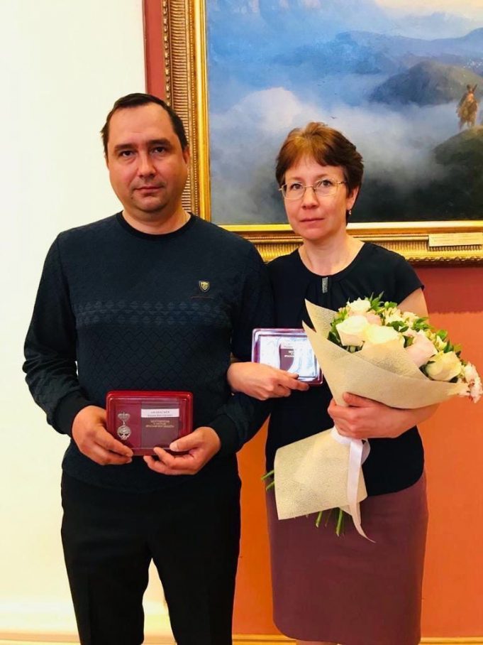 Семью из Рыбинского района наградил губернатор