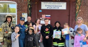 Пожарные побывали в гостях у детей