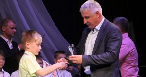 Награждение юных футболистов