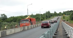 На мосту дороги Ярославль-Рыбинск открыли движение по обновленной половине
