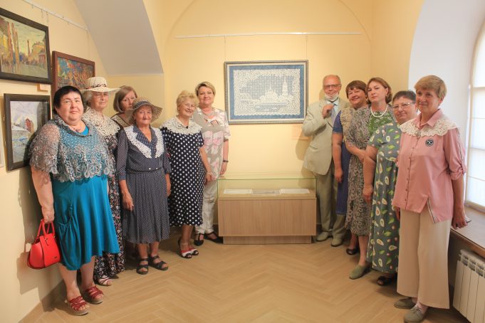 Уникальное кружевное панно в дар Рыбинску