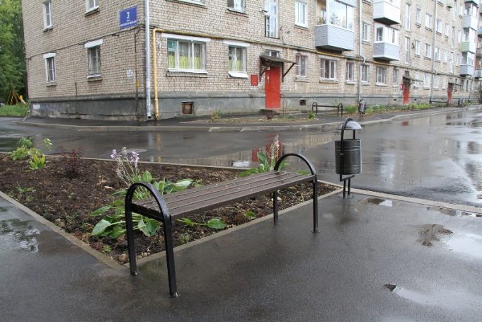 Благоустройство дворов на улице Молодогвардейцев завершено