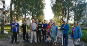 Общественники отремонтировали дорогу