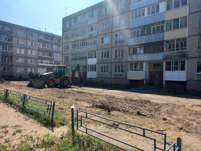 В Рыбинске начался ремонт дворов на улице Шевченко