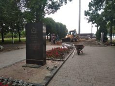 На набережной происходит обновление Аллеи Славы