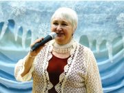 «А она ещё и поёт!»