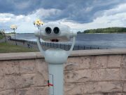 На берегу Волги расположился стационарный бинокль