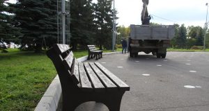 В Рыбинске установили скамейки из переработанного пластика