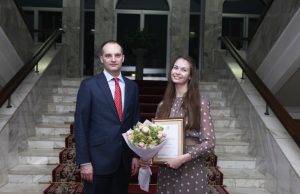 Логопеда из Рыбинска наградили в Правительстве области