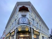 В центре Рыбинска установили самую масштабную вывеску в историческом стиле