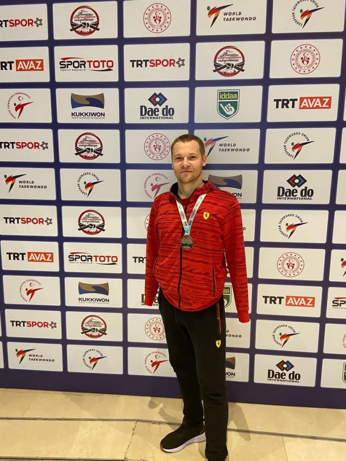 Валерий Базин стал призером чемпионата мира по паратхэквондо