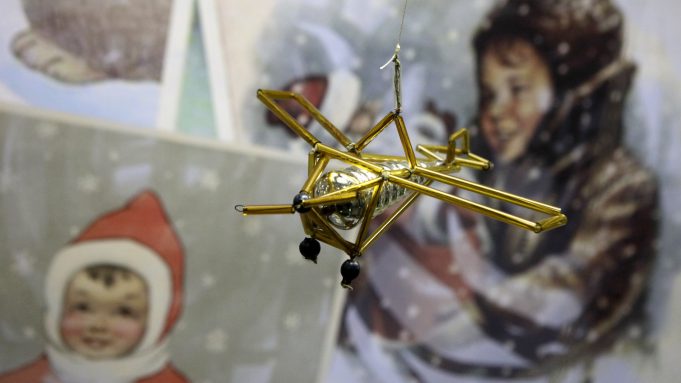 Новогодние игрушки отражают веяния времени