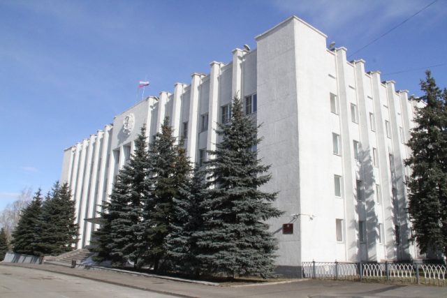 Рыбинская администрация поделится автомобилями с врачами