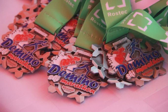 Фоторепортаж: беби-марафон и серебряная гонка Деминского лыжного марафона-2022