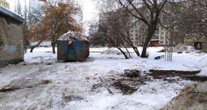 Стихийную свалку на улице Моторостроителей убрали