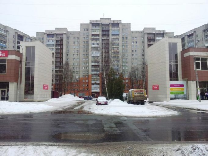 Жители одной из многоэтажек в Рыбинске несколько недель живут без воды