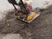 В Ярославле делают дороги из земли и палок