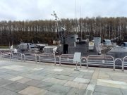 Сотрудники «Вымпела» ремонтируют катер в Москве