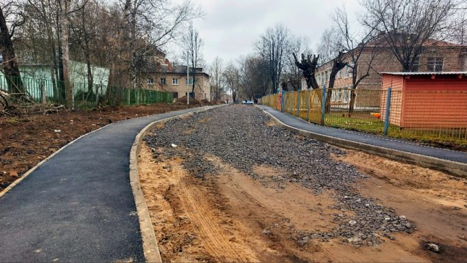 В Рыбинске продолжается ремонт участков, брошенных «Яравтодором»