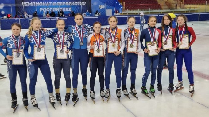 Рыбинские конькобежцы успешно завершили сезон