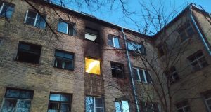 В центре Ярославля произошел крупный пожар в многоквартирном жилом доме