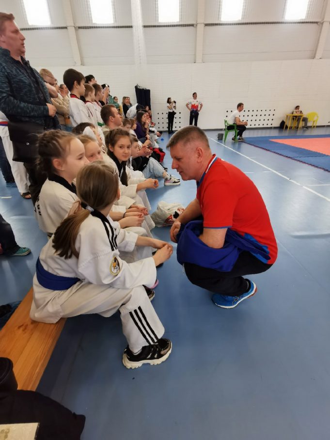 11 рыбинских тхэквондистов завоевали медали в Костроме