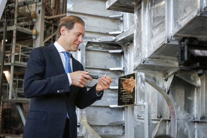 На «Вымпеле» состоялась закладка первого скоростного катамарана