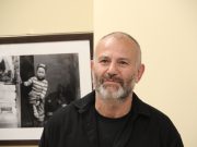 Он показывает жизнь