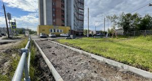 В Рыбинске начали ремонтировать тротуар на улице Ворошилова