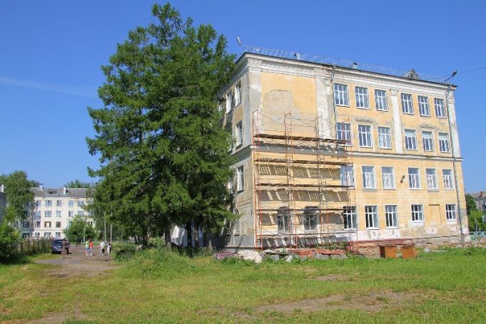В Рыбинске ремонтируют школу № 3