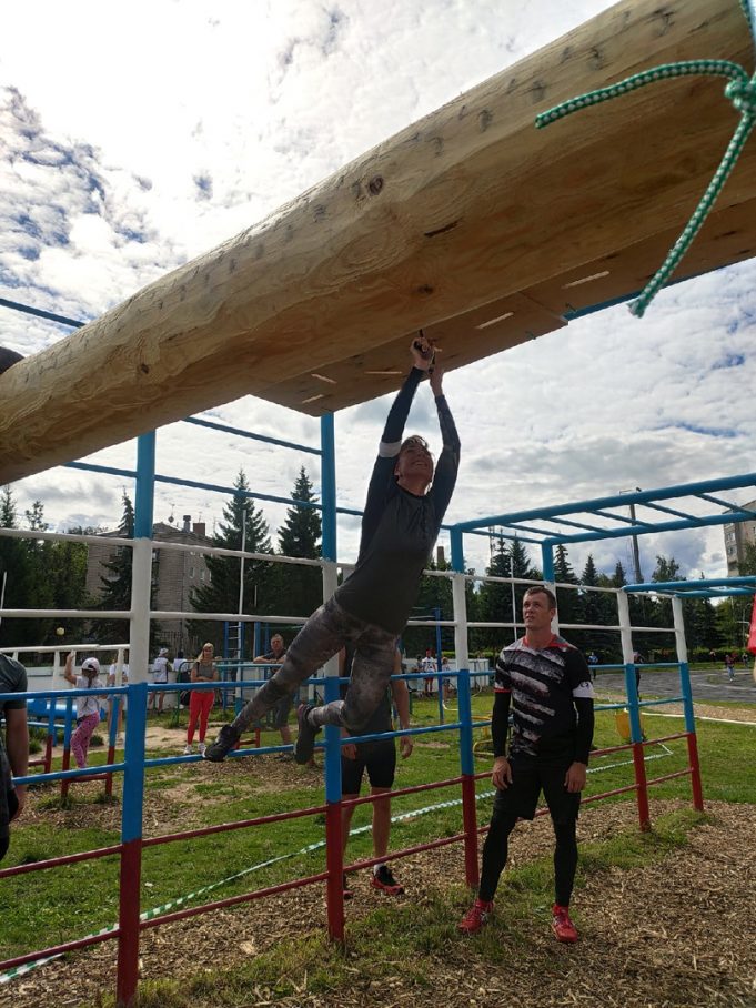 На стадионе «Метеор» состоялись гонки с преодолением препятствий