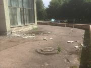 Когда решат проблему с обрушением штукатурки на фасаде ДК «Вымпел»