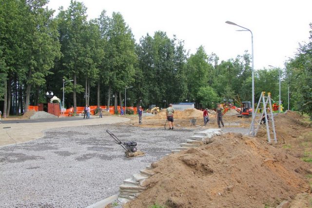 Детскую игровую площадку в Волжском парке планируют сдать к концу августа